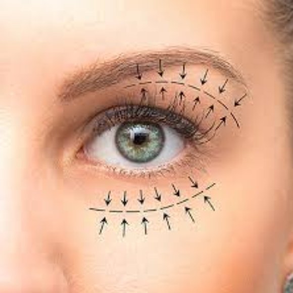 ocuplastic surgery ayaan